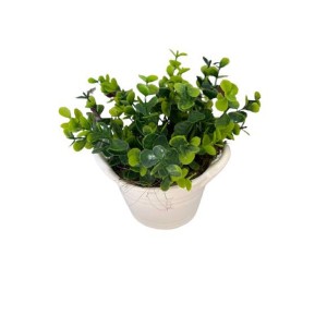 Cachepot Branco Com Folhagem Verde